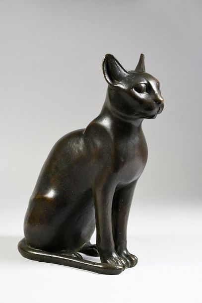 null Souvenir du grand tour.
Statuette votive de chatte Bastet. Elle représente la...