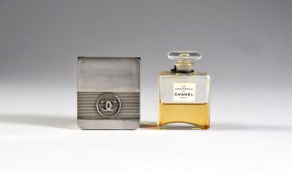 CHANEL «Le Parfum Spécial» - (années 1960)
Très rare présentation de voyage pour...