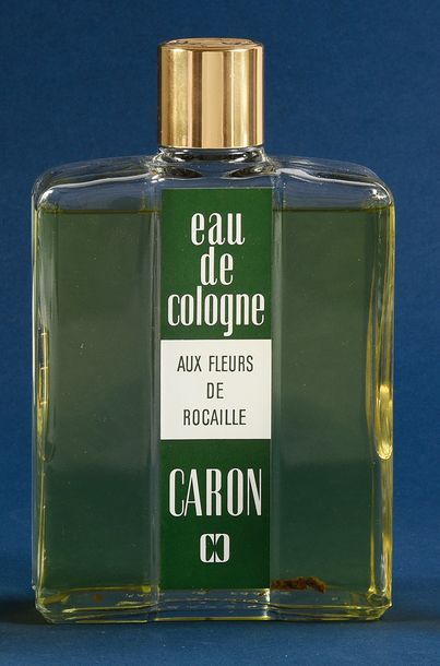Caron «Fleurs de Rocaille» - (1933)
Lot comprenant 1 flacon standard d'eau de cologne,...