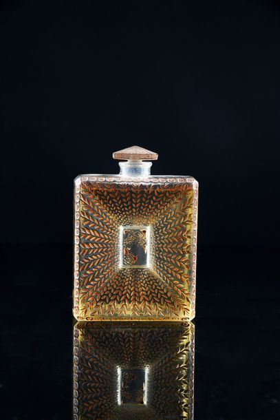 Houbigant «La Belle Saison» - (1925)
Important et luxueux flacon en verre incolore...