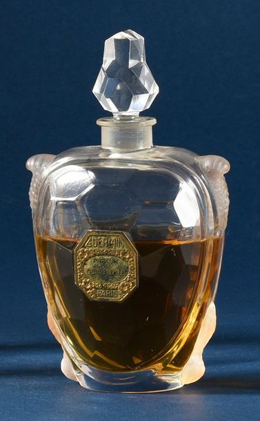 Guerlain «Parfum des Champs-Elysées» - (1904)
Flacon animalier édité à partir de...