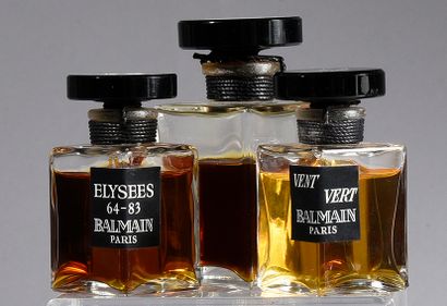 Pierre Balmain - (années 1950) 3 flacons cubiques en verre incolore pressé moulé...