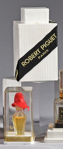 Rose VALOIS «Marotte» - (années 1950)
Rare flacon 1ère taille en verre et résine...