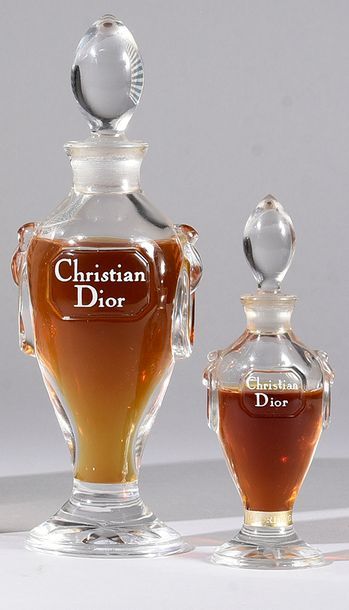 CHRISTIAN DIOR «Diorling»- (1963) 2 modèles de flaconnages similaires à celui du...