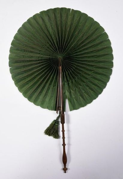null Ecran-ombrelle, vers 1840
Eventail transformable en écran ou ombrelle-parasol,...