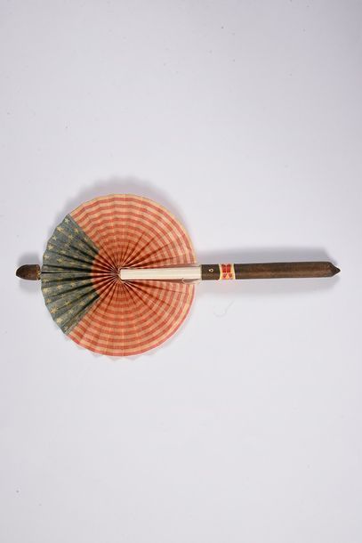 null Ecran cigare ou Cigar Fan
Eventail de fantaisie, en forme de cigare et recouvert...