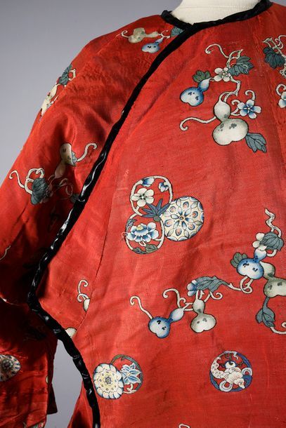 null Manteau matelassé en tissage kessi, Chine, fin du XIXe-début du XXe siècle,...