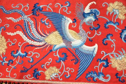 null Cantonnière brodée, Chine seconde moitié du XIXe siècle, drap de laine rouge...