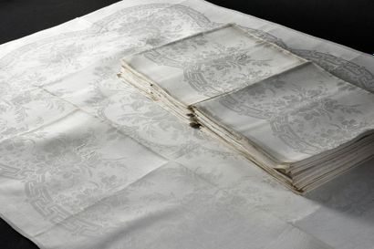 null Suite de dix-huit serviettes, 2nde moitié du XIXe siècle.
En damassé de lin,...