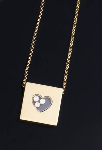 CHOPARD. Pendentif Happy Diamonds en or jaune 750e, de forme carré à motif de Coeur...