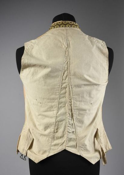 null Gold velvet waistcoat, with braid and small buttons domed with arms.