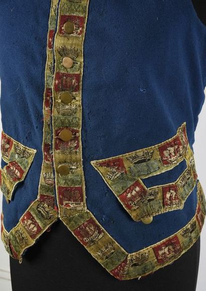 null City of PARIS

Vest in blue sheet with its armoured braid facings, flat buttons...