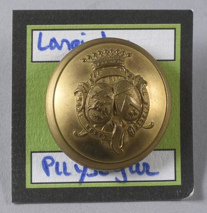null BAILLARDEL de LAREINTY / CHASTENET de PUYSEGUR

½ curved gold plated with rim....