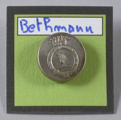 null BETHMANN. (Bordeaux)

Small flat silver button. Bodard/Perrin n°82

