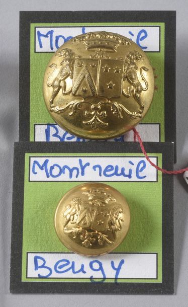 null CORBIER de MONTREUIL / BENGY de PUYVALLE.

Pair of golden buttons, curved. Bodard/Perrin...