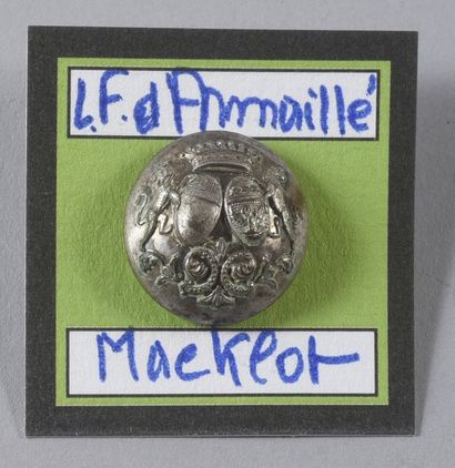 null THE FOREST OF ARMAILLE / MACKLOT

small button, curved, silvery. Perrin n°2...