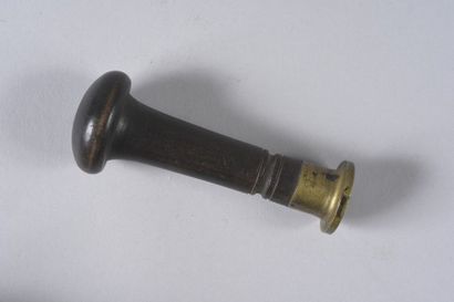 null NO IDENTIFY

Seal, wooden handle