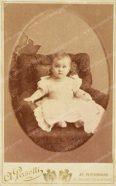 null MARIA PAVLOVNA, grande-duchesse de Russie (1890-1958).
Portrait photographique...
