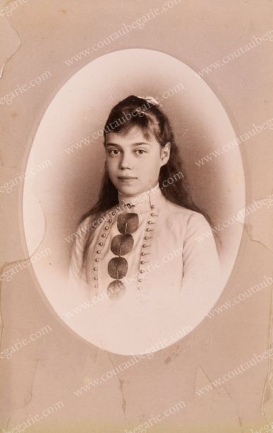 null XÉNIA ALEXANDROVNA, grande-duchesse de Russie (1875-1960).
Portrait photographique...
