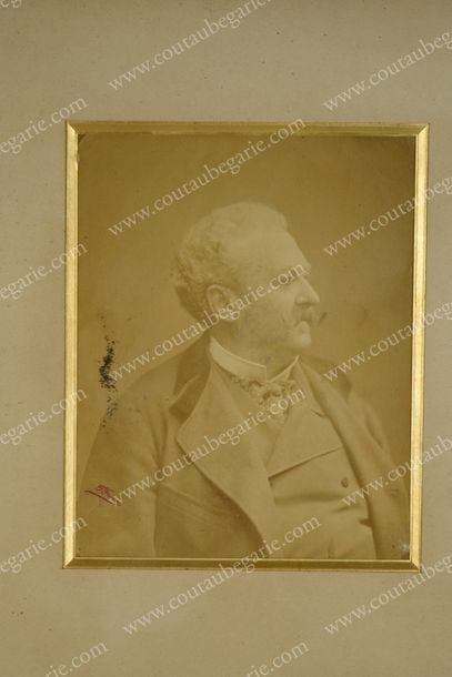 DUPUIS Adolphe (1824-1891) Portrait photographique signé Charles Bergamasco (1830-1896)...