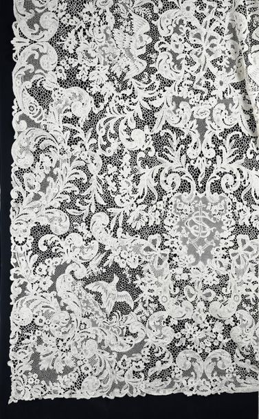 null Lace tablecloth, Belgium, early 20th century.
Entirely made of handmade lace,...