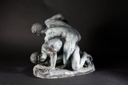  Les lutteurs Groupe en bronze à patine verte d'après la marbre antique découvert...