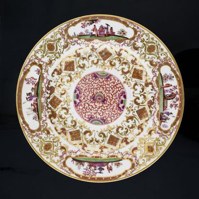 null Deux assiettes en porcelaine de Meissen du XVIIIe siècle
Circa 1725-30, marques...