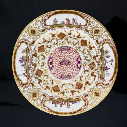 null Deux assiettes en porcelaine de Meissen du XVIIIe siècle
Circa 1725-30, marques...