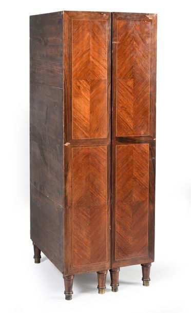 null Astonishing folding display case in rosewood veneer in amaranth frames, it opens...