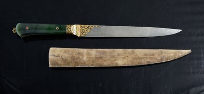 Kard with a spinach jade handle inlaid with...