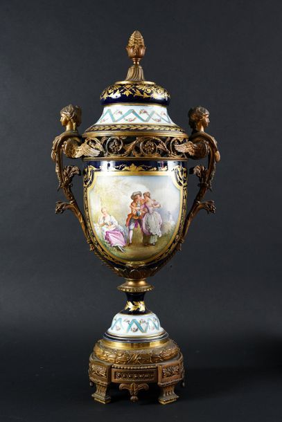 Potpourri vase and its porcelain lid in the...