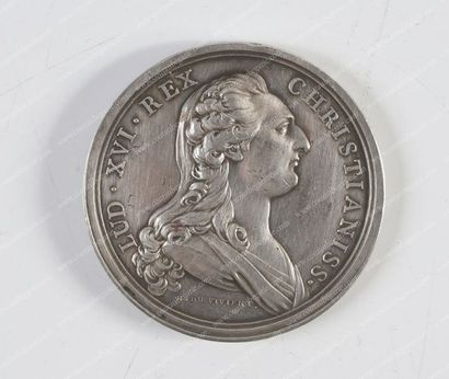 LOUIS, dauphin de France et MARIE-ANTOINETTE, dauphine de France. 
Médaille commémorative...