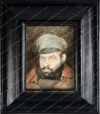 ÉCOLE DU FRANÇAISE DU XXe SIÈCLE. 
Portrait d'un soldat russe.
Miniature sur ivoire...