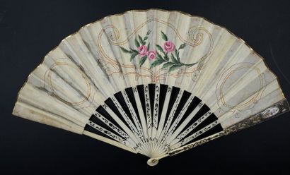 null Straw ornaments, around 1770-1780
Folded fan, the cream silk leaf painted with...
