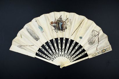 null A trip to China, around 1770-1780
Folded fan, the skin leaf, mounted in the...