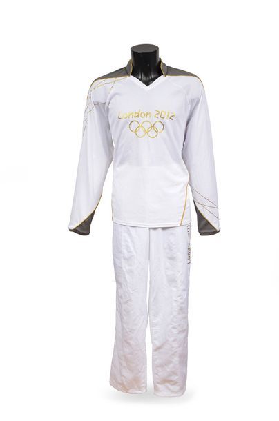 null Official torchbearer sweatshirt and trousers size XL. Official torch bearer...