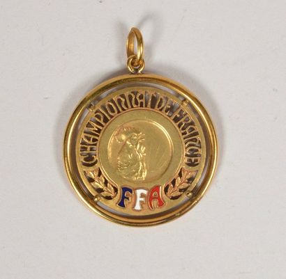 null 1956 French Champion Medal in the 5000 meters, 8th and last title of the runner....