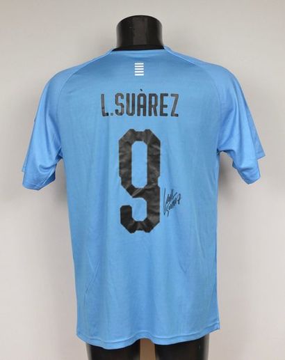 null Luis Suarez. Maillot n°9 de l'équipe d'Uruguay.
Signature authentique du joueur...