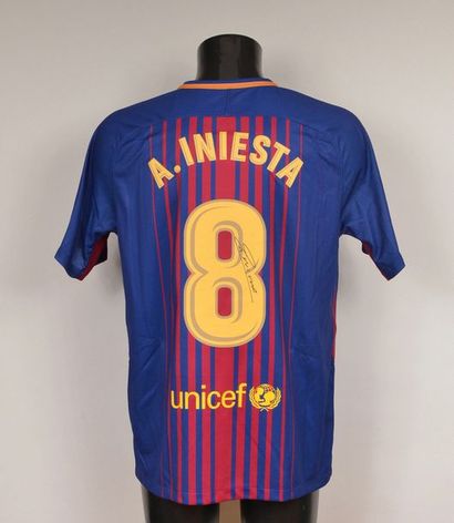 null Andrés Iniesta. Barcelona jersey n°8. Authentic signature of the player on the...