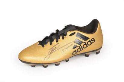 null Lionel Messi. FC Barcelone. Signature authentique du joueur sur une chaussure...