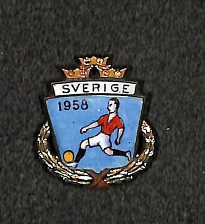 null Badge presse de la Coupe du Monde 1958 en Suède. Avec son ruban d'origine. On...