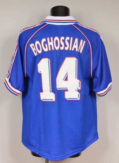 null Alain Boghossian. Maillot n°14 de l'équipe de France pour la rencontre opposant...