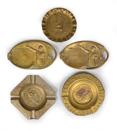 null Set of 5 commemorative ashtrays from the VIII
Summer Olympiad. Various formats....
