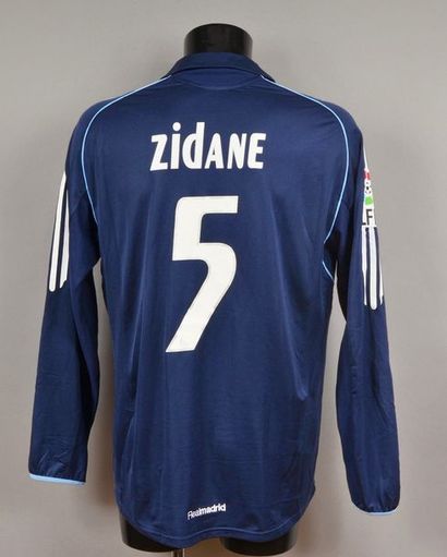 null Zinedine Zidane. Real Madrid jersey n°5 worn during the 2004/2005 season of...
