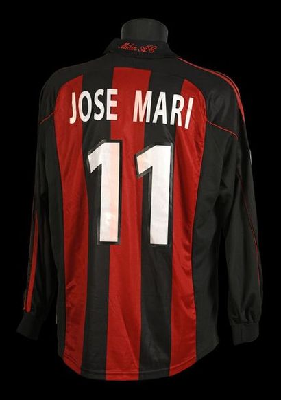 null José Mari. Maillot n°11 du Milan AC pour la rencontre de Ligue des champions...
