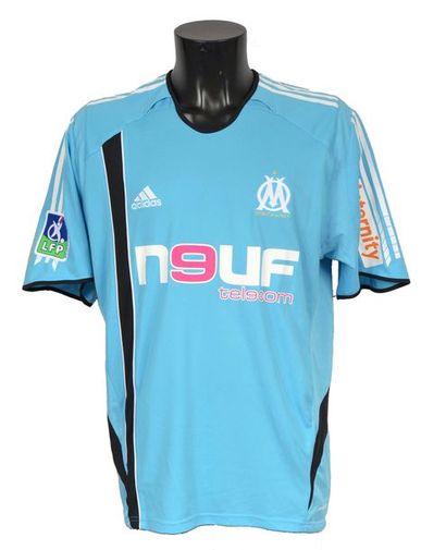 null Taye Taiwo. Marseille Olympique n°3 jersey for the 2005-2006 season of the French...