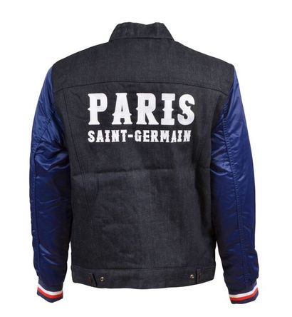 null Blouson du Paris Saint-Germain en jean de la marque Levis. Taille large. On...