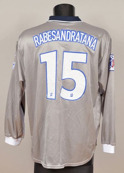null Eric Rabesandratana. Paris Saint-Germain jersey n°15 worn during the 1999-2000...