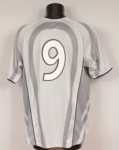 null Nicolas Anelka. Paris Saint-Germain jersey n°9 for the Intertoto Cup 2001-2002...