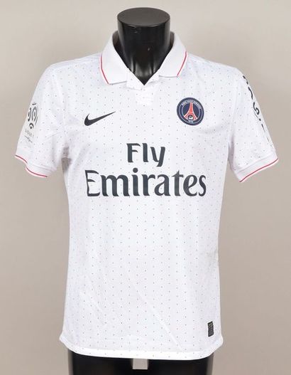 null Ludovic Giuly. Paris Saint-Germain jersey n°7 worn during the 2009-2010 Ligue...